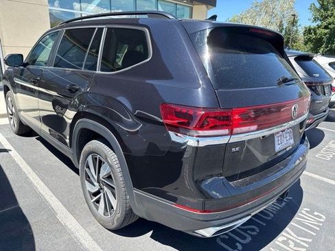 Used 2025 Volkswagen Atlas SE AWD/4WD image 5