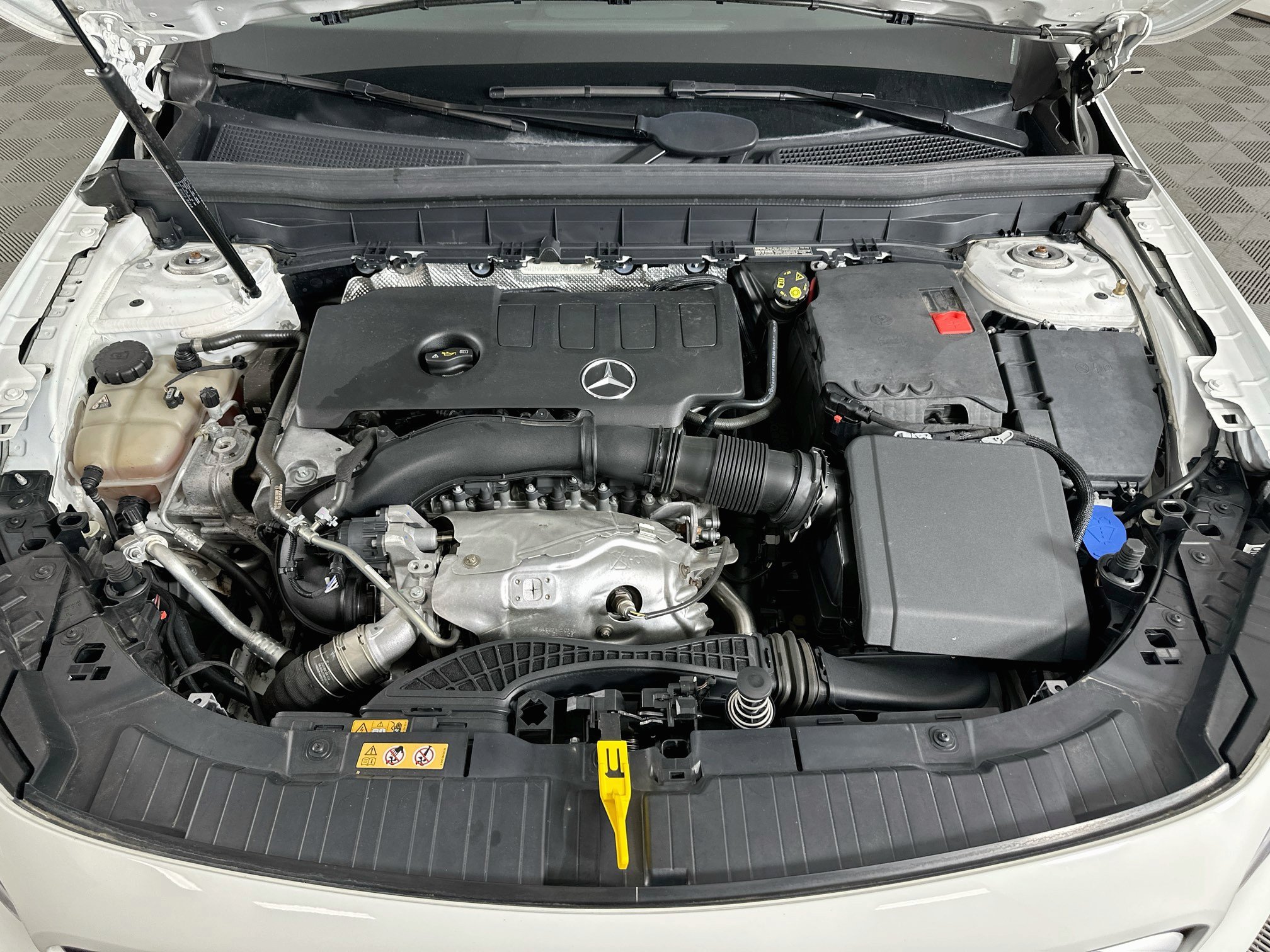Used 2021 Mercedes-Benz GLB 250 image 32