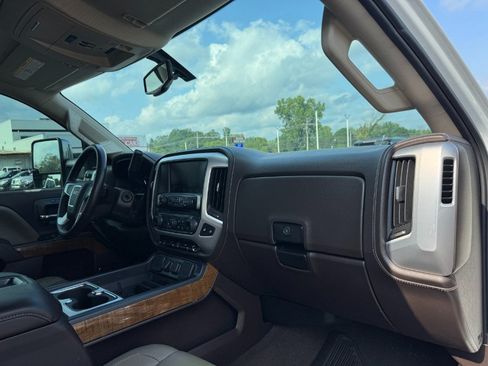 Used 2015 GMC Sierra 3500 SLT AWD/4WD image 19