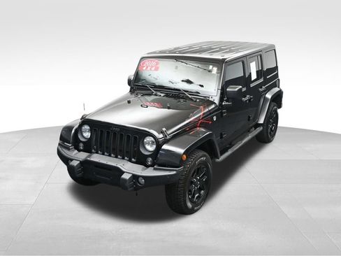 Used 2016 Jeep Wrangler Unlimited Sahara AWD/4WD image 30