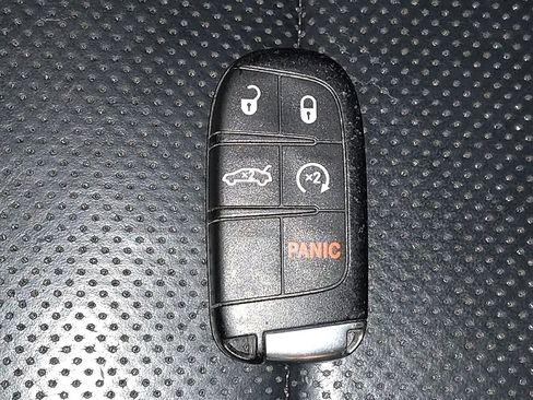 Used 2018 Dodge Charger R/T w/ Premium Group RWD image 32