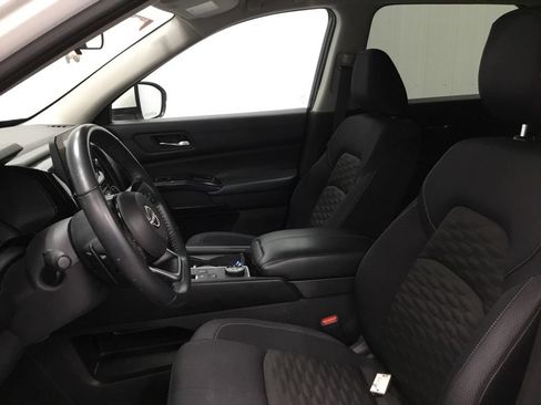 Used 2022 Nissan Pathfinder SV AWD/4WD image 10