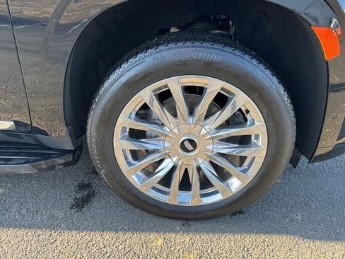 Used 2023 Cadillac Escalade ESV Premium Luxury image 26