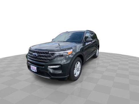 Used 2023 Ford Explorer XLT w/ Equipment Group 202A AWD/4WD image 6