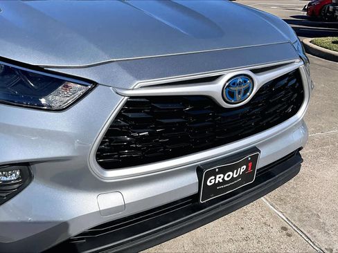 Used 2022 Toyota Highlander XLE image 27