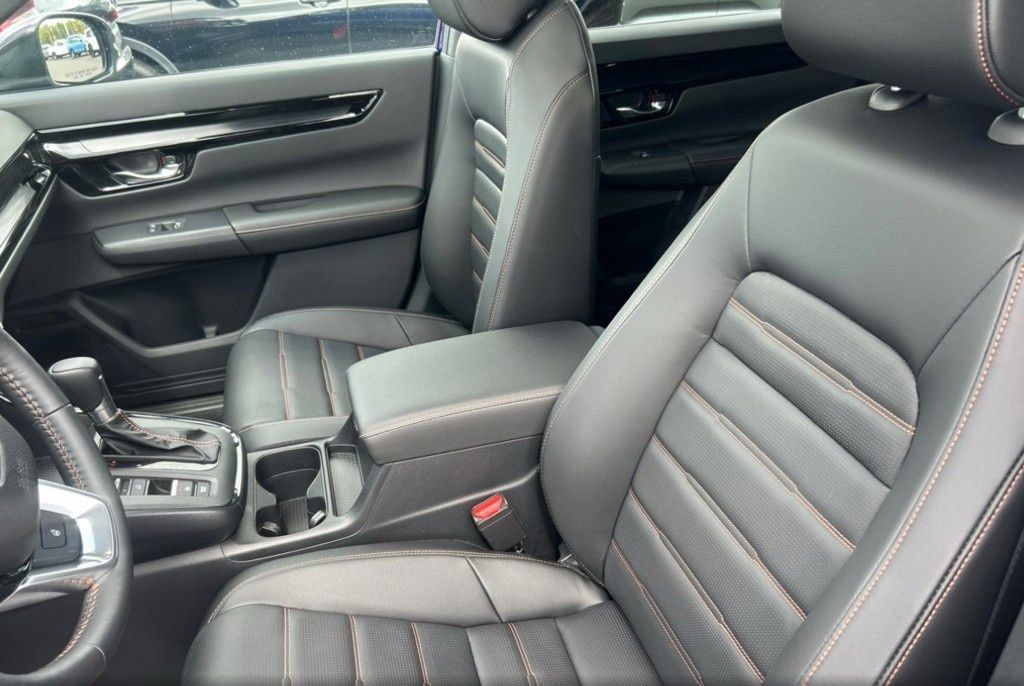 Used 2025 Honda CR-V Sport Touring image 12