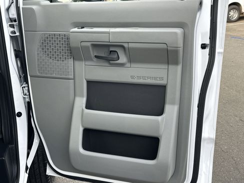 Used 2025 Ford E-350 and Econoline 350 Super Duty w/ Power Equipment Group image 35