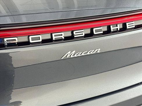 Certified 2026 Porsche Macan AWD/4WD image 26
