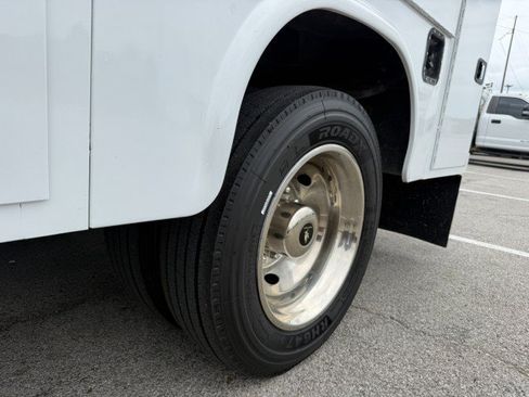 Used 2019 Ford F550 4x4 Crew Cab Super Duty image 16