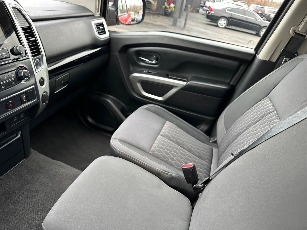 Used 2021 Nissan Titan SV RWD image 35