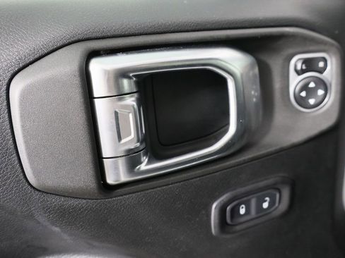 Used 2020 Jeep Gladiator Rubicon w/ Cold Weather Group image 22