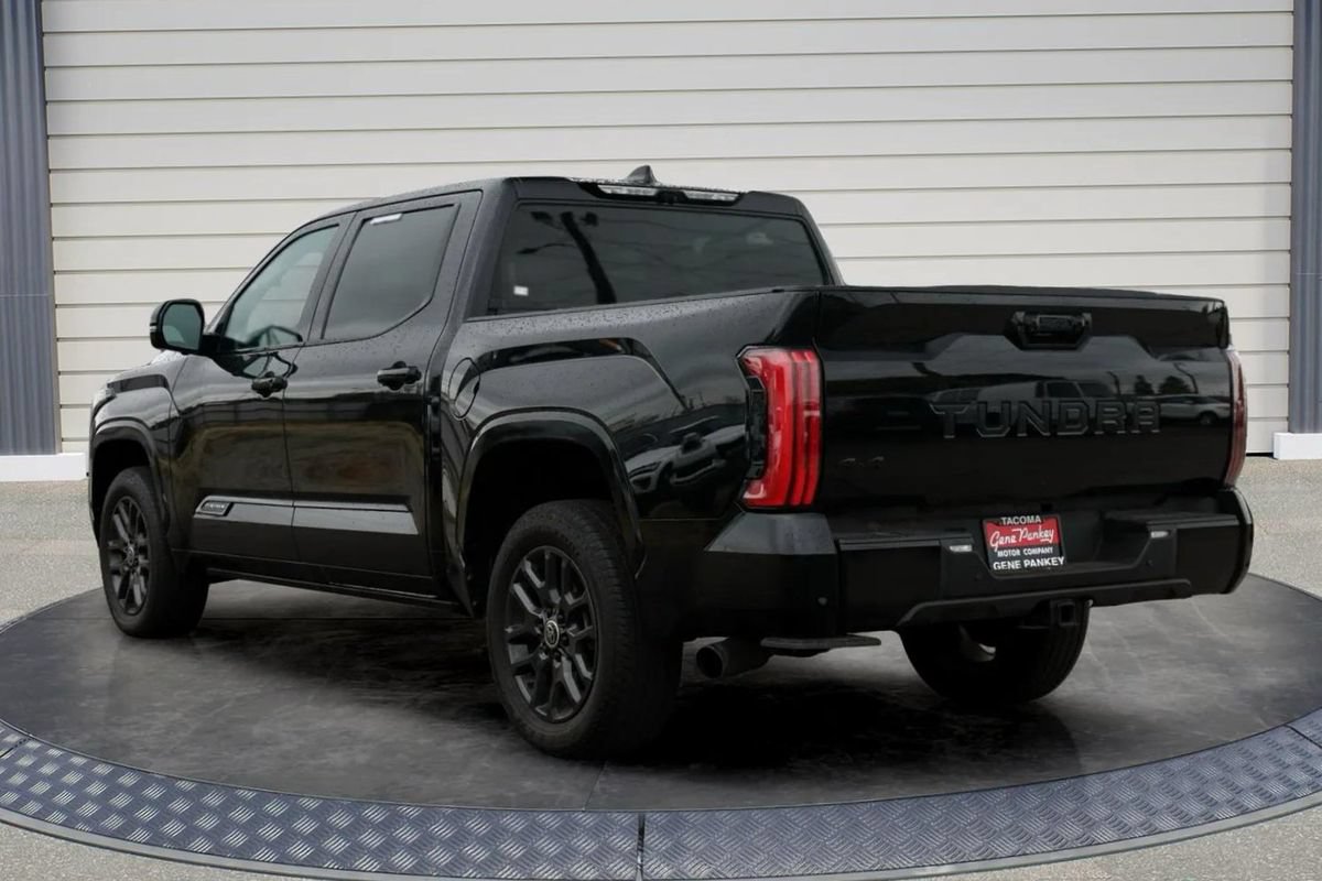 Used 2024 Toyota Tundra Platinum AWD/4WD image 5