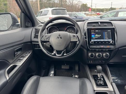 Used 2025 Mitsubishi Outlander Sport SEL image 12