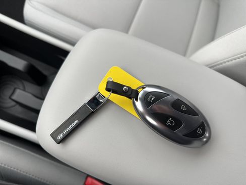 New 2026 Hyundai Kona SE image 50