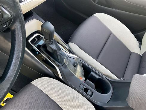 Used 2025 Toyota Corolla LE image 16