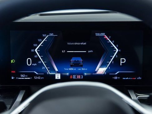 Certified 2025 BMW 530i xDrive w/ Premium Package image 2