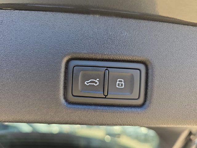 Certified 2025 Audi Q5 Premium Plus w/ Premium Plus AWD/4WD image 16