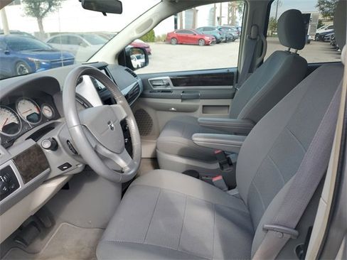 Used 2009 Dodge Grand Caravan SXT w/ Entertainment Group 2 image 15