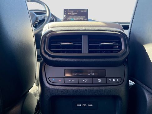 Used 2025 Honda Pilot EX-L image 24
