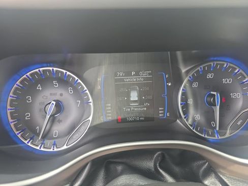 Used 2022 Chrysler Voyager LX FWD image 26