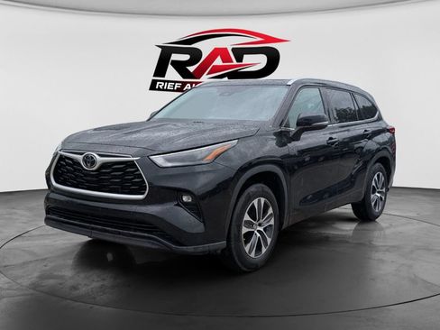 Used 2022 Toyota Highlander XLE FWD image 6