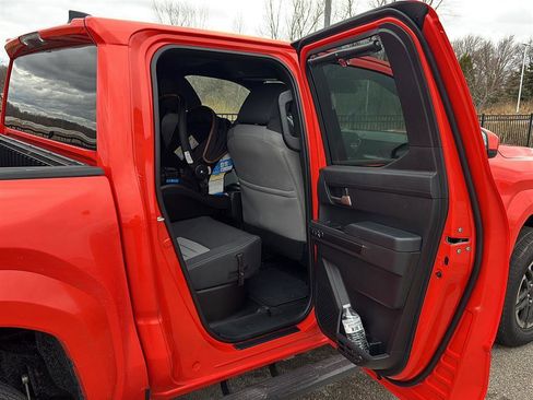 Used 2024 Toyota Tacoma TRD Sport image 12