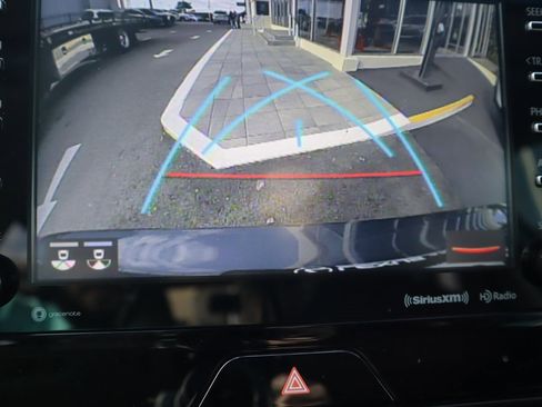 Used 2022 Toyota Venza LE image 29