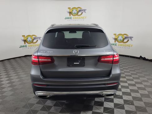 Used 2018 Mercedes-Benz GLC 300 4MATIC image 3