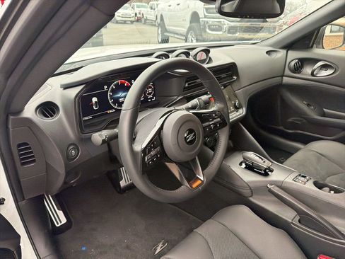 Used 2024 Nissan Z Performance w/ Floor Mat Package image 4