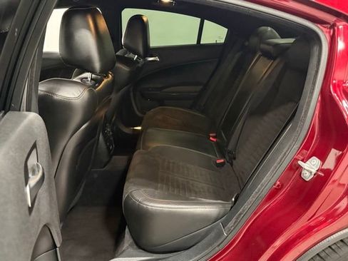 Used 2018 Dodge Charger R/T image 34