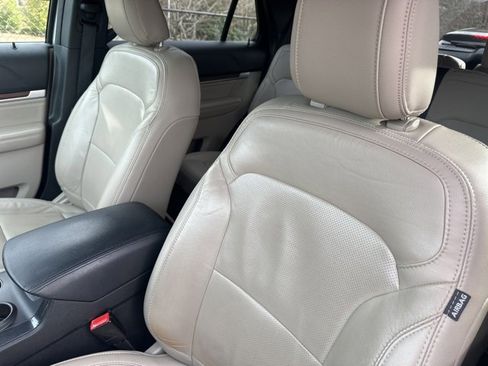 Used 2018 Ford Explorer Limited image 6