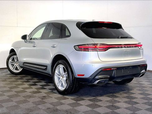 Certified 2023 Porsche Macan AWD/4WD image 3