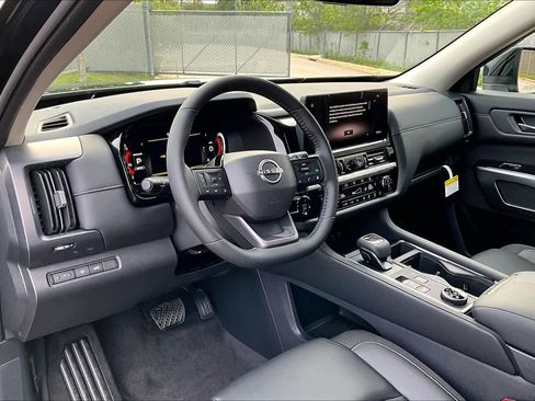 New 2026 Nissan Pathfinder SL AWD/4WD image 10