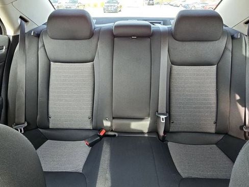 Used 2019 Chrysler 300 Touring w/ Chrome Appearance Package image 19