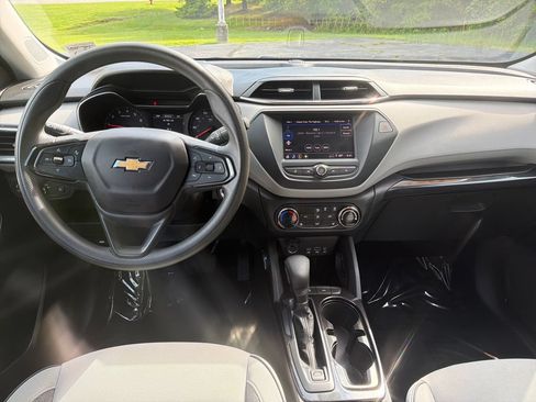 Used 2023 Chevrolet TrailBlazer LT FWD image 23