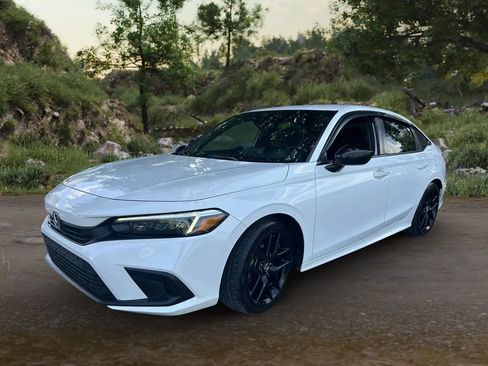 Used 2022 Honda Civic Sport image 2