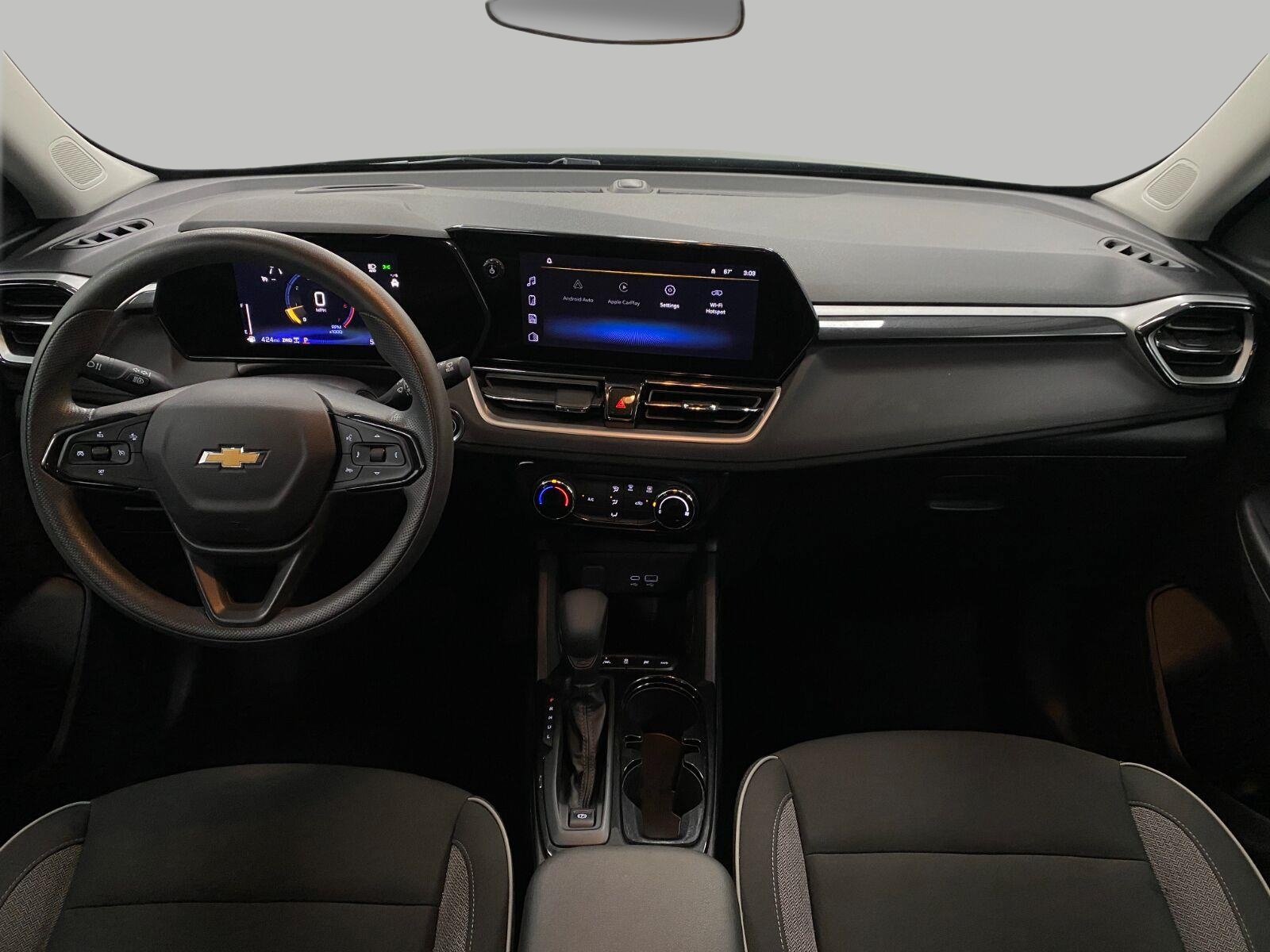 Used 2025 Chevrolet TrailBlazer LT AWD/4WD image 18