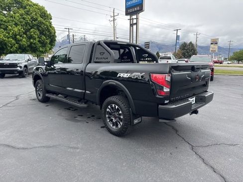 Used 2023 Nissan Titan PRO-4X w/ Pro-4x Convenience Package AWD/4WD image 5