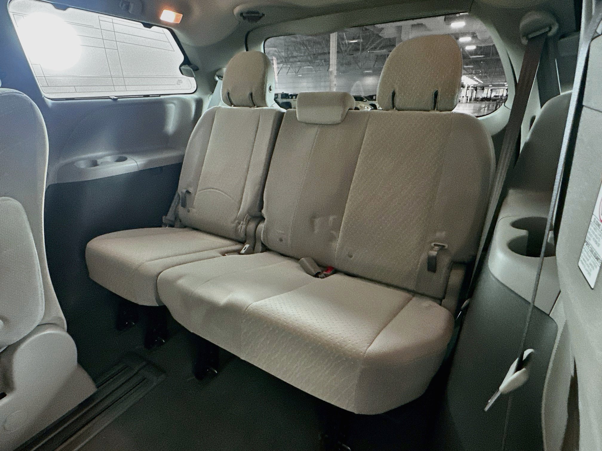 Used 2020 Toyota Sienna LE FWD image 28