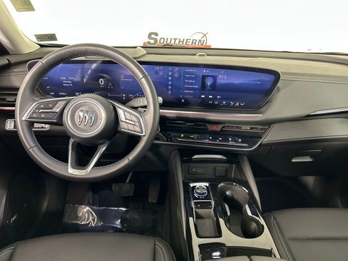 Used 2025 Buick Envision Preferred AWD/4WD image 19