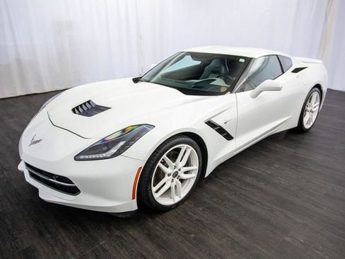 Used 2016 Chevrolet Corvette 2dr Stingray Z51 Coupe w/ 3LT Preferred Equipment Group image 3