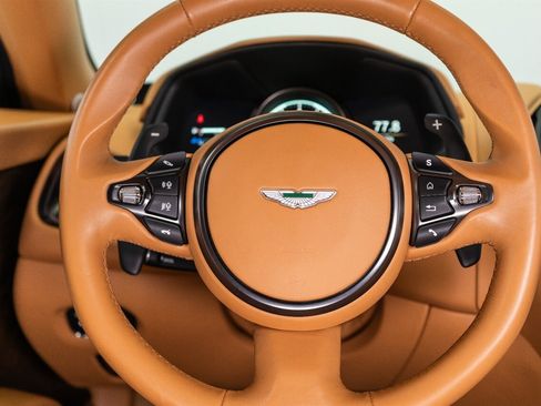 Used 2017 Aston Martin DB11 V12 RWD image 98