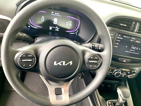 Used 2025 Kia Soul LX FWD image 27