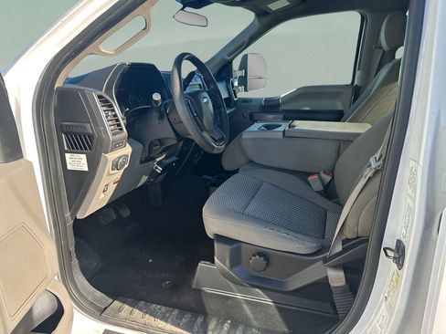 Used 2019 Ford F150 XLT w/ Trailer Tow Package image 9