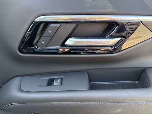 New 2026 Chevrolet Suburban Premier image 34