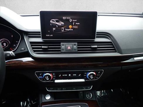 Used 2018 Audi Q5 2.0T Premium Plus w/ Premium Plus Package AWD/4WD image 18