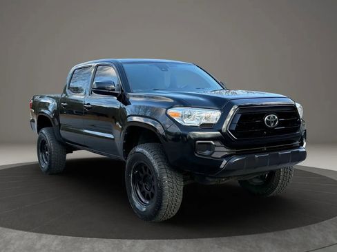 Used 2020 Toyota Tacoma SR image 3