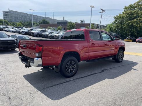 Used 2022 Toyota Tacoma SR5 AWD/4WD image 8