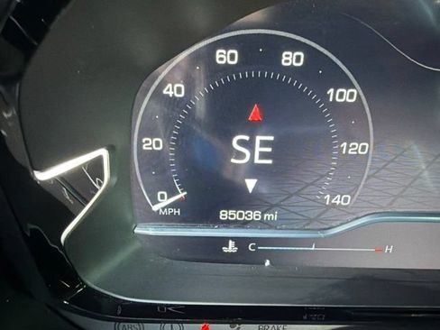 Used 2022 GMC Yukon Denali AWD/4WD image 8