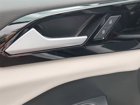 New 2025 Volkswagen Taos S image 10